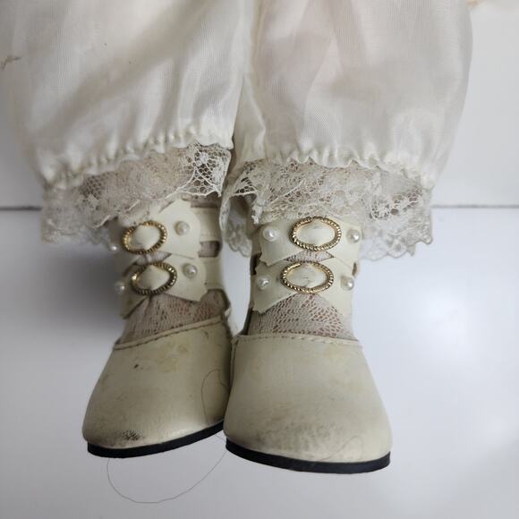 Donna Marie Cracker Barrel Exclusive American Classics Collection Porcelain Doll - Picture 6 of 14